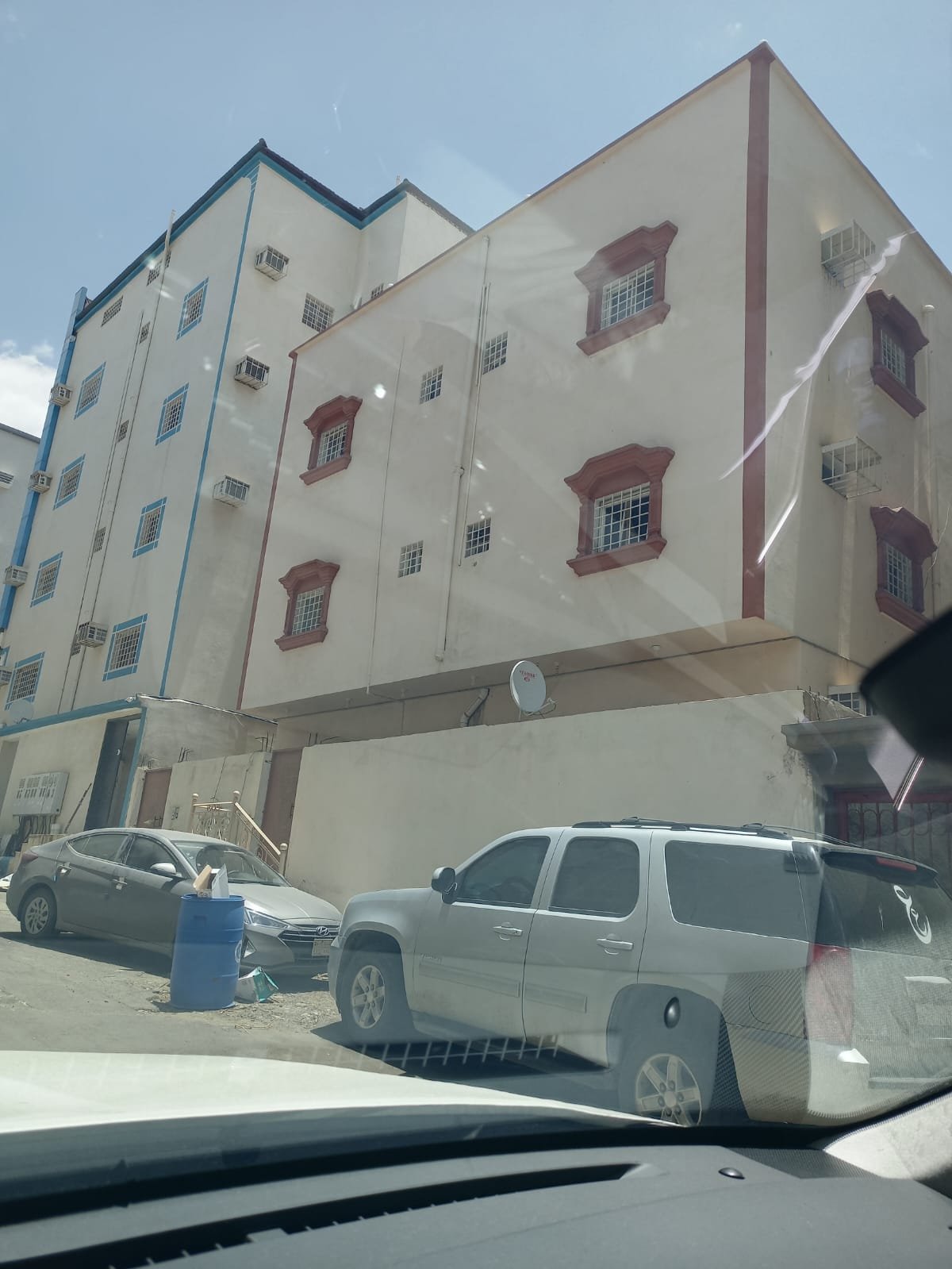 عمارة للبيع في شارع حنيظل, حي الروابي, مدينة أبها, منطقة عسير